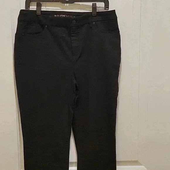 Chicos Slim Leg Black Jeans 1.5 Size 32in - Picture 9 of 9